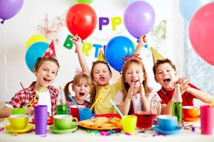 Anniversaire enfant Aix en Provence. Des enfants font un Escape Game pour un anniversaire